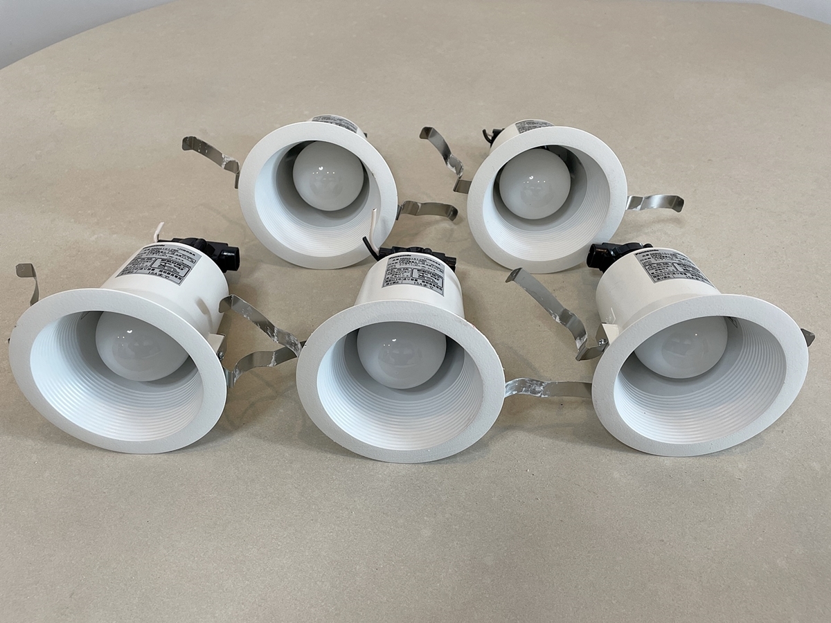 【大阪】Panasonic パナソニック LED照明器具 5個 ダウンライト/天井埋込型/NNN61512WK/2021年製/通電済/モデルルーム設置品【RN0730-3】_画像1