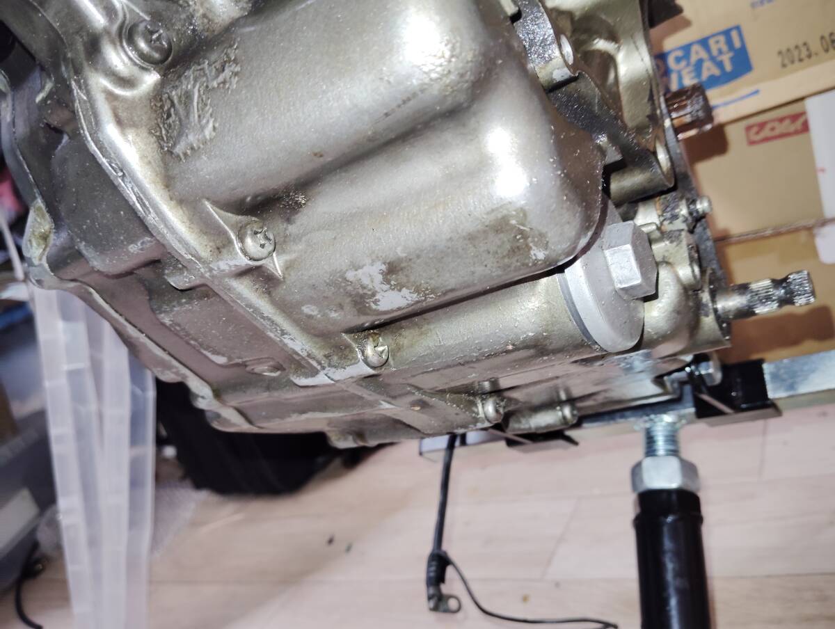 セロー225　4JG　3RW　エンジン　オイル漏れなし　ジェネレーター取り外し済み