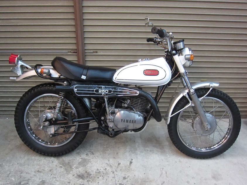 希少絶版車 ヤマハ DT250 2スト ビンテージ トレール 空冷2スト DT 1 F DT AT RT RD TR バイソン ハスラー 250