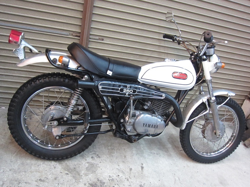 希少絶版車 ヤマハ DT250 2スト ビンテージ トレール 空冷2スト DT 1 F DT AT RT RD TR バイソン ハスラー 250