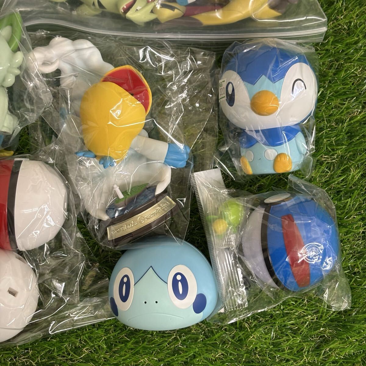 2219　ポケモン フィギュア まとめ売り グッズ セット ニャオハ ラプラス ポッチャマ ミュウ モンスターボール 他 ポケットモンスター