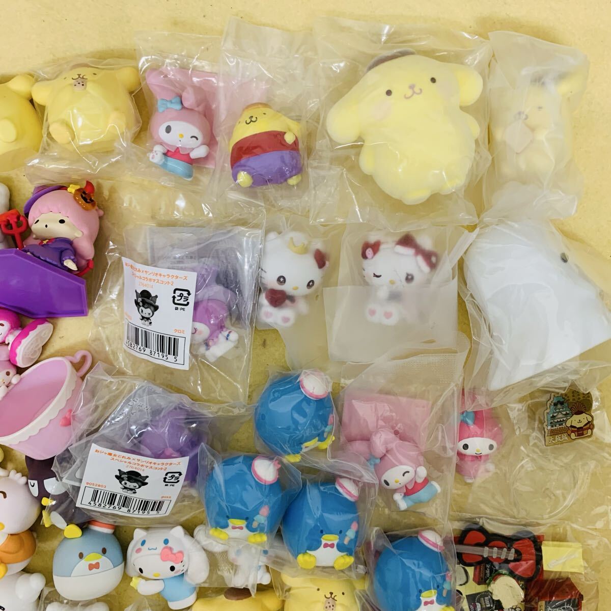 843 サンリオ まとめ売り ガチャガチャ ポムポムプリン シナモロール タキシードサム ハローキティ ドーリーミックス マイメロ クロミ 城