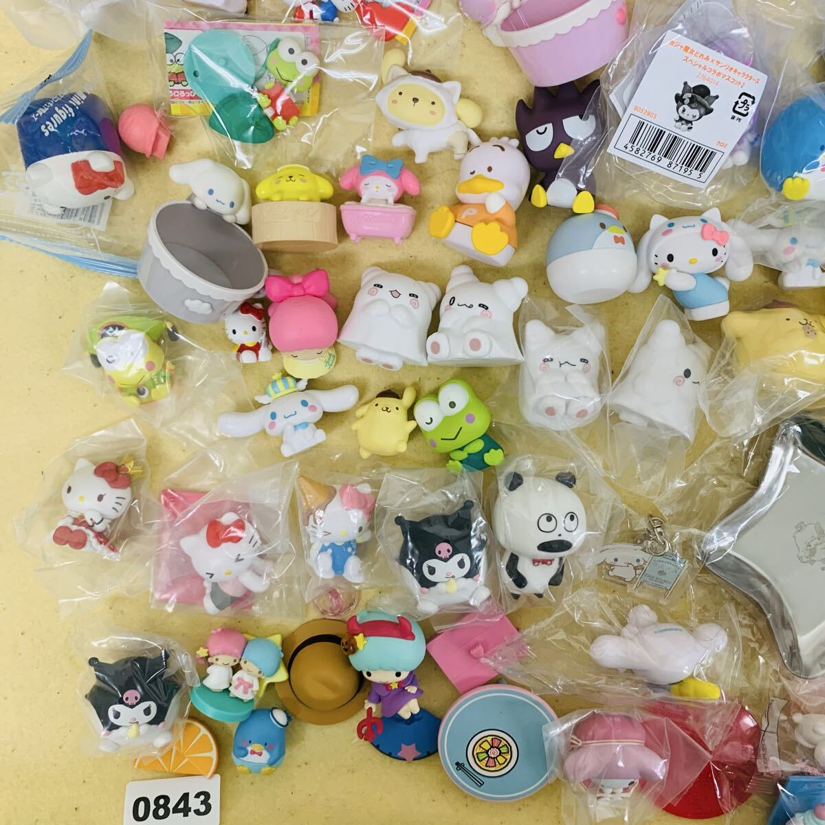 843 サンリオ まとめ売り ガチャガチャ ポムポムプリン シナモロール タキシードサム ハローキティ ドーリーミックス マイメロ クロミ 城