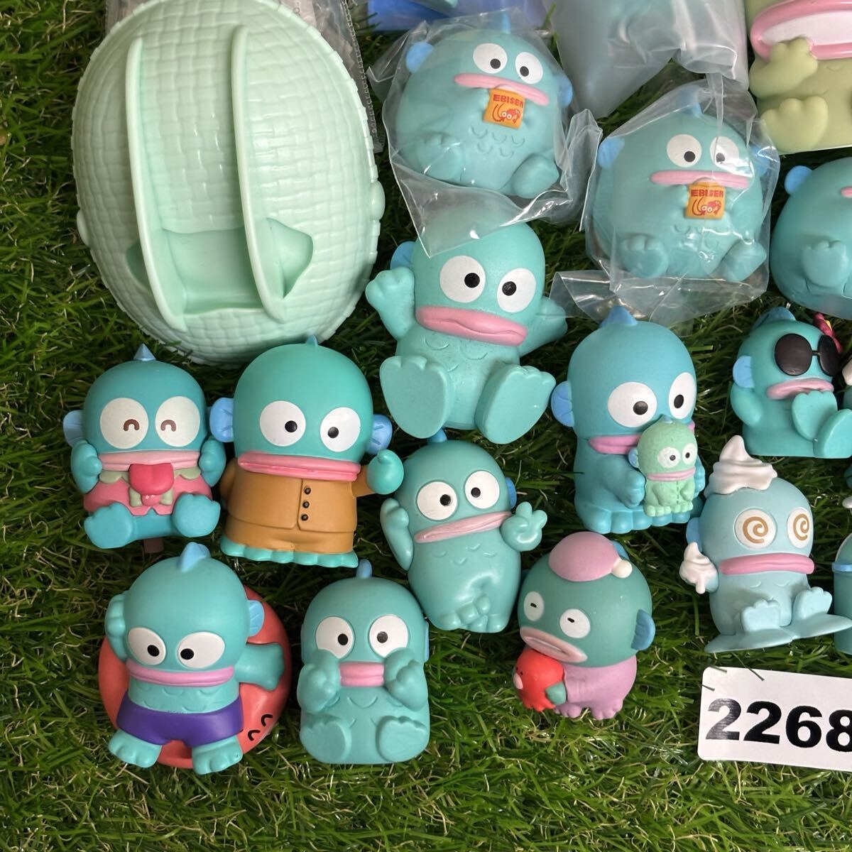 2268　ハンギョドン 大量 グッズ セット まとめ売り フィギュア ソフビ サンリオくじ ハッピーくじ 花火 ハロウィン キャラテアートケース