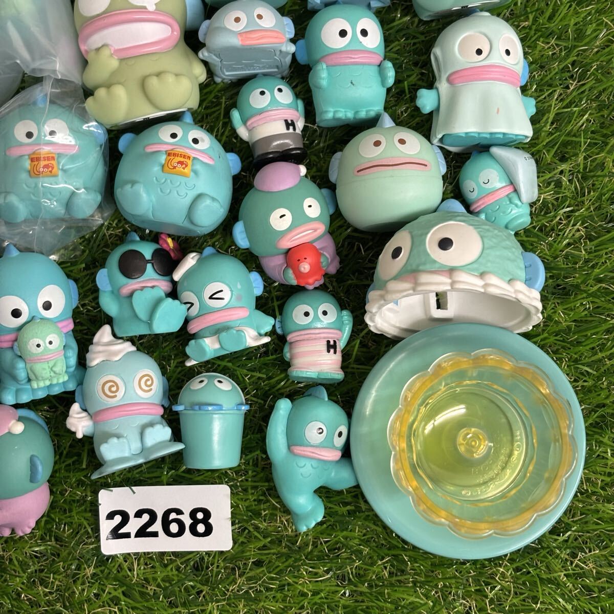 2268　ハンギョドン 大量 グッズ セット まとめ売り フィギュア ソフビ サンリオくじ ハッピーくじ 花火 ハロウィン キャラテアートケース