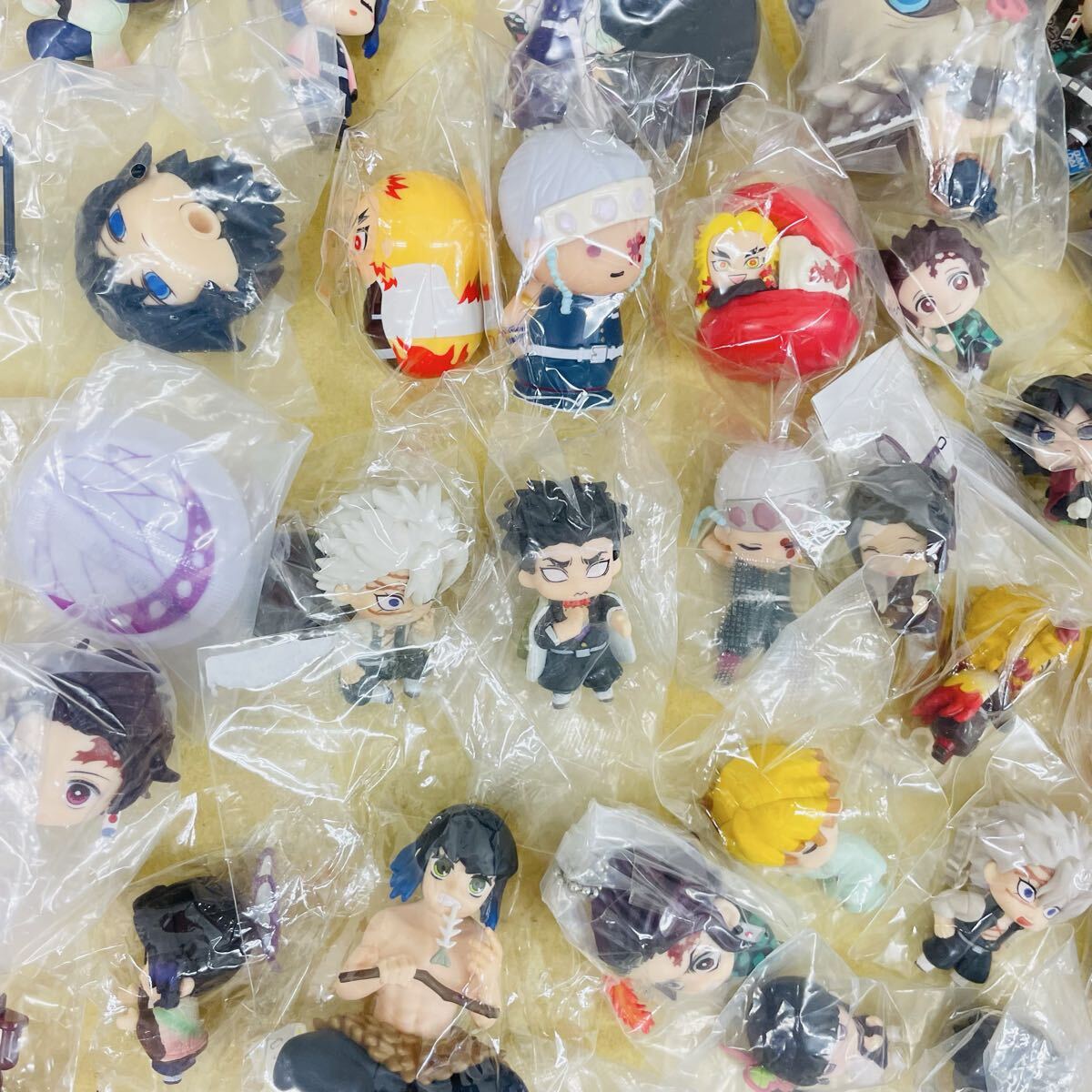 940 鬼滅の刃 ミニフィギュア フィギュア ガチャガチャ カプセルトイ　ねむらせ隊(duì) ならぶんです デコラPIC 他