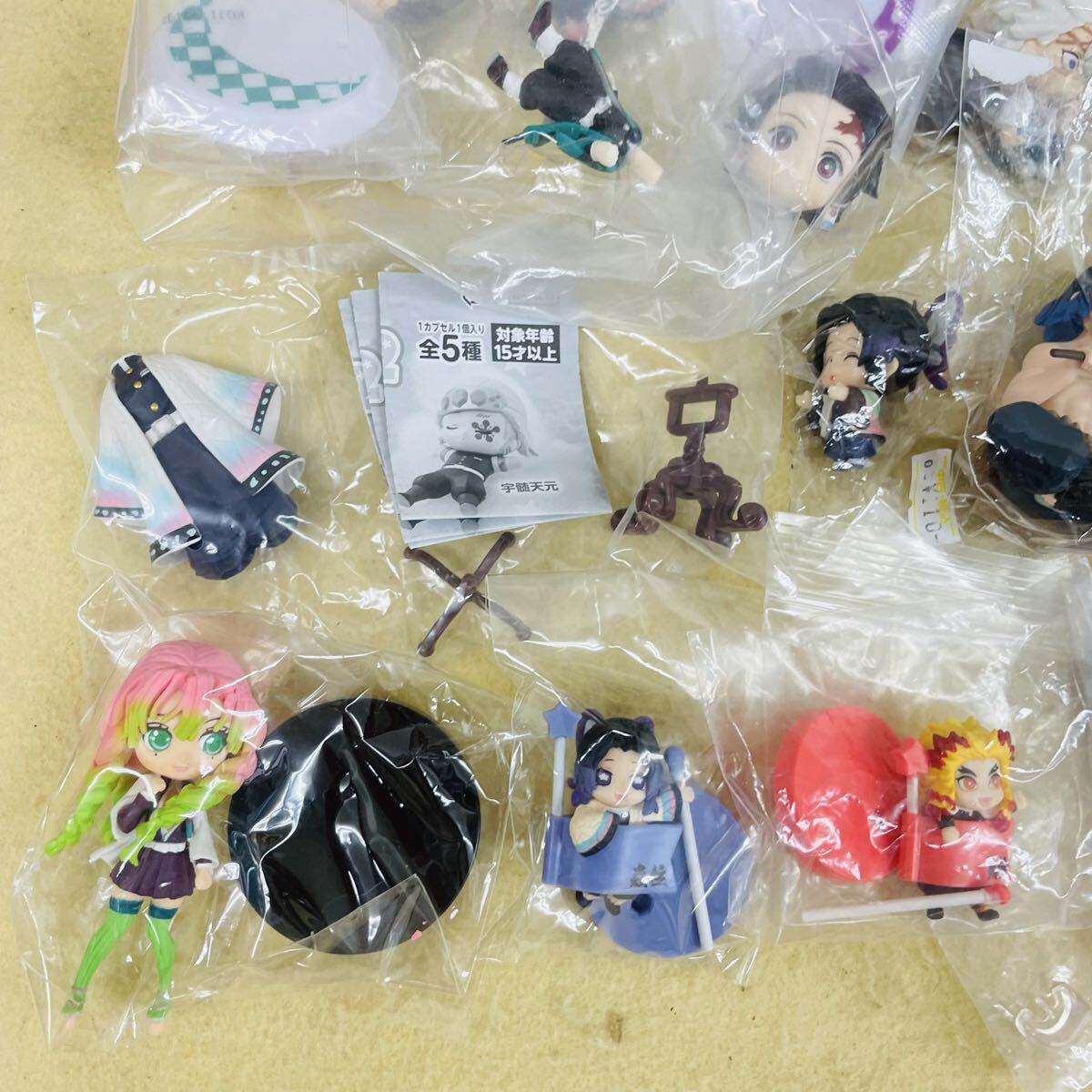 940 鬼滅の刃 ミニフィギュア フィギュア ガチャガチャ カプセルトイ　ねむらせ隊(duì) ならぶんです デコラPIC 他