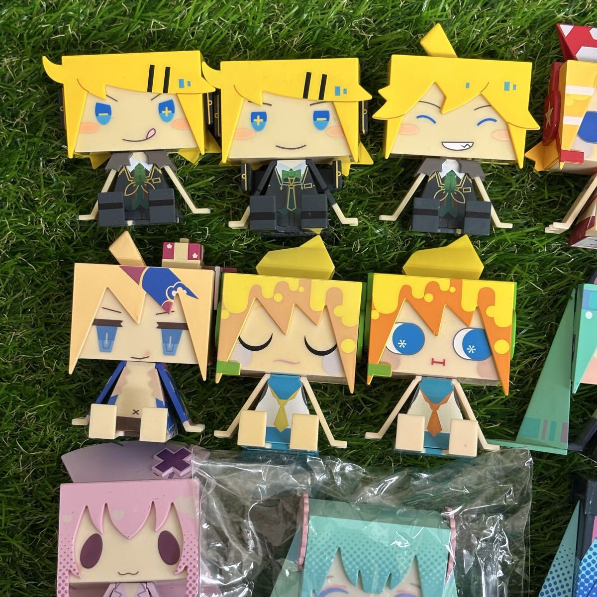 2266　VOCALOID フィギュア まとめ売り グラフィグABS Lat式 セット 初音ミク 弱音ハク 鏡音リン 鏡音レン 巡音ルカ KAITO MEIKO 他 ボカロ