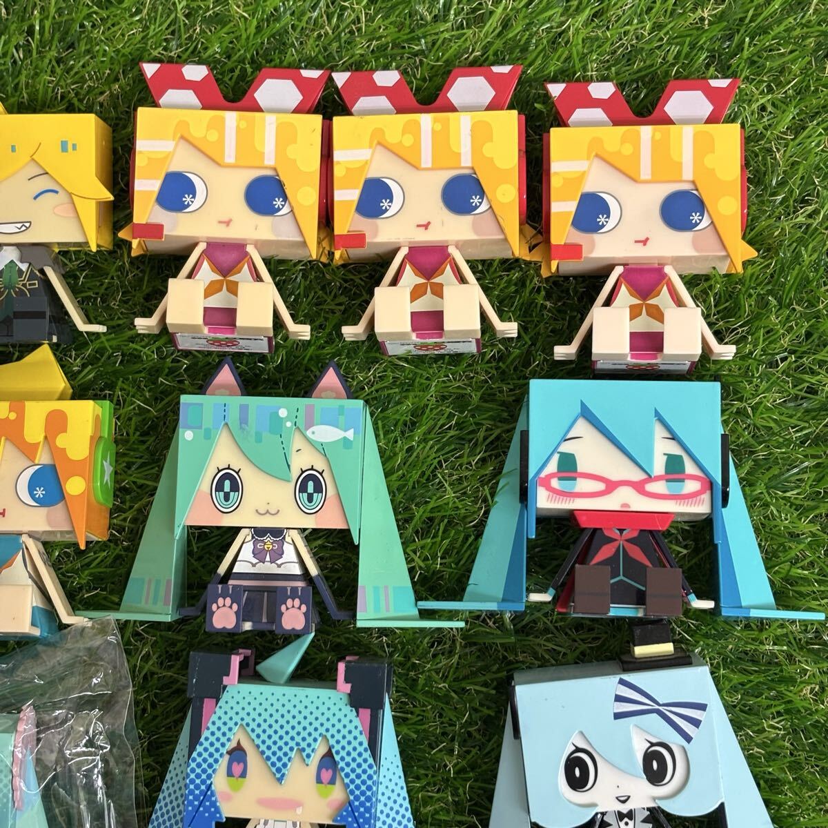 2266　VOCALOID フィギュア まとめ売り グラフィグABS Lat式 セット 初音ミク 弱音ハク 鏡音リン 鏡音レン 巡音ルカ KAITO MEIKO 他 ボカロ