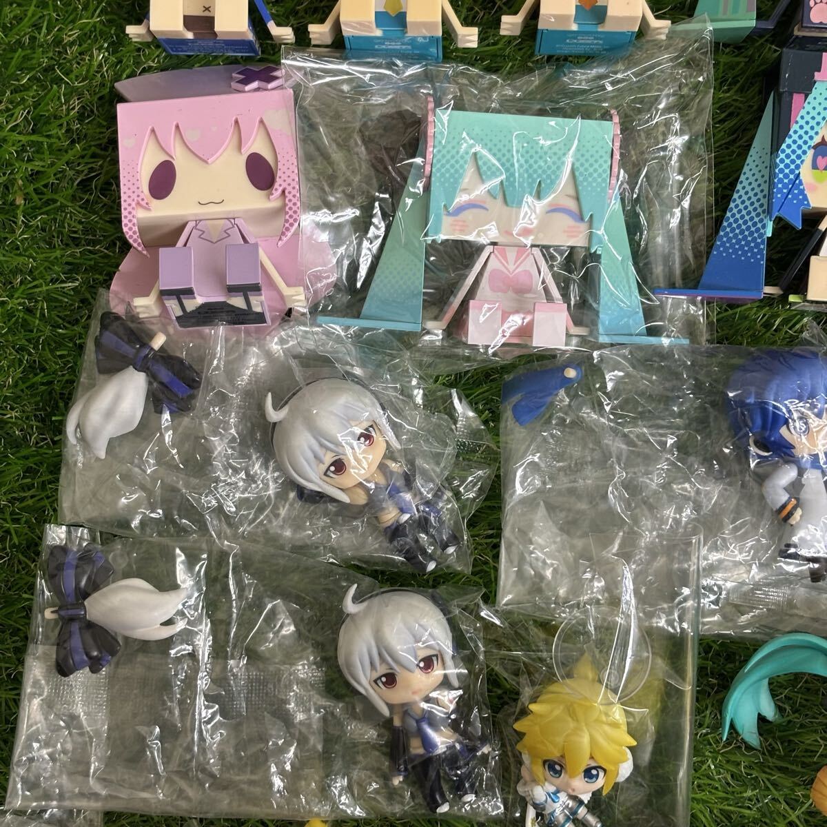 2266　VOCALOID フィギュア まとめ売り グラフィグABS Lat式 セット 初音ミク 弱音ハク 鏡音リン 鏡音レン 巡音ルカ KAITO MEIKO 他 ボカロ