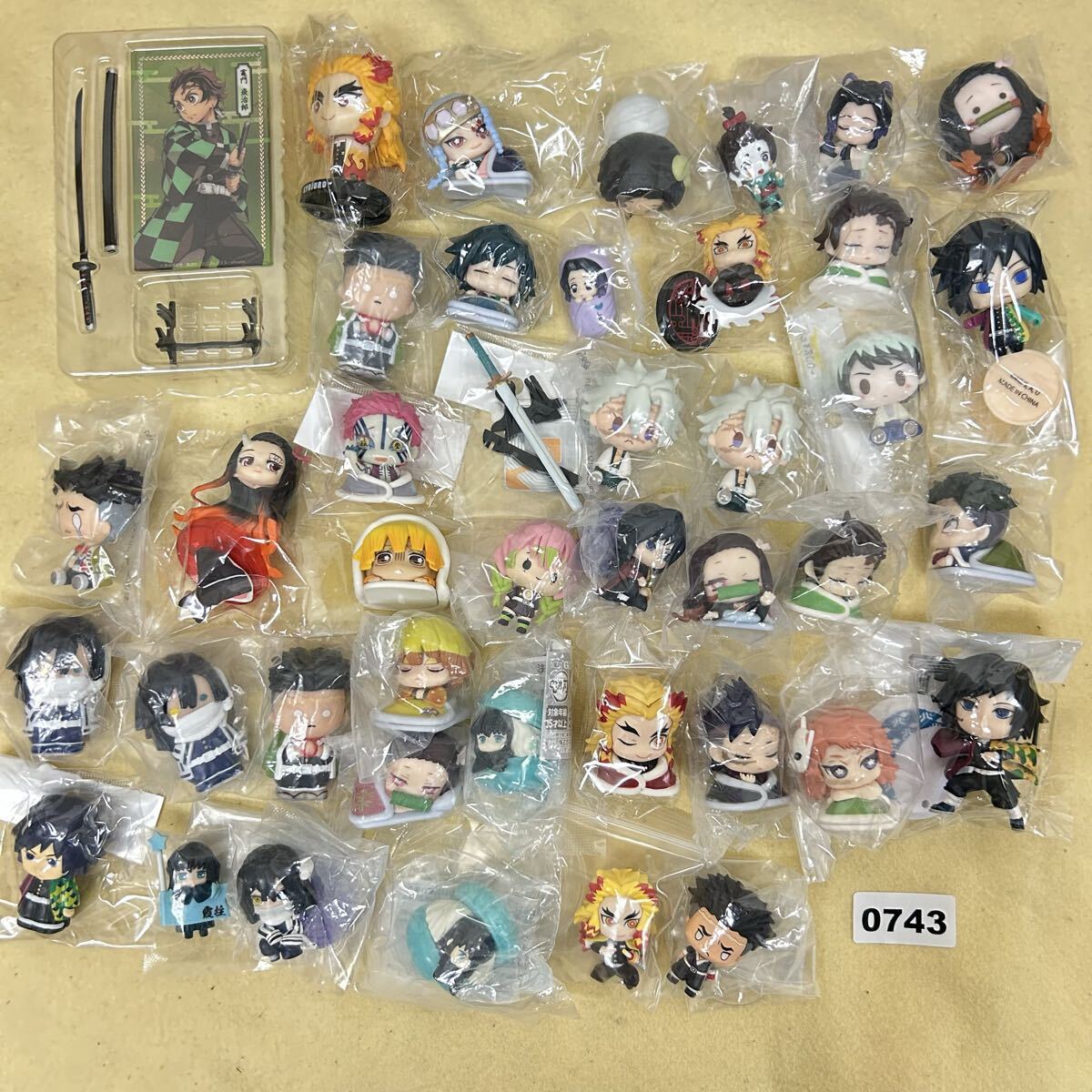 743 鬼滅の刃 まとめ売り キャラクター ガチャガチャミニフィギュア 日輪刀コレクション セット フィギュア ねんどろいど カプセルトイ