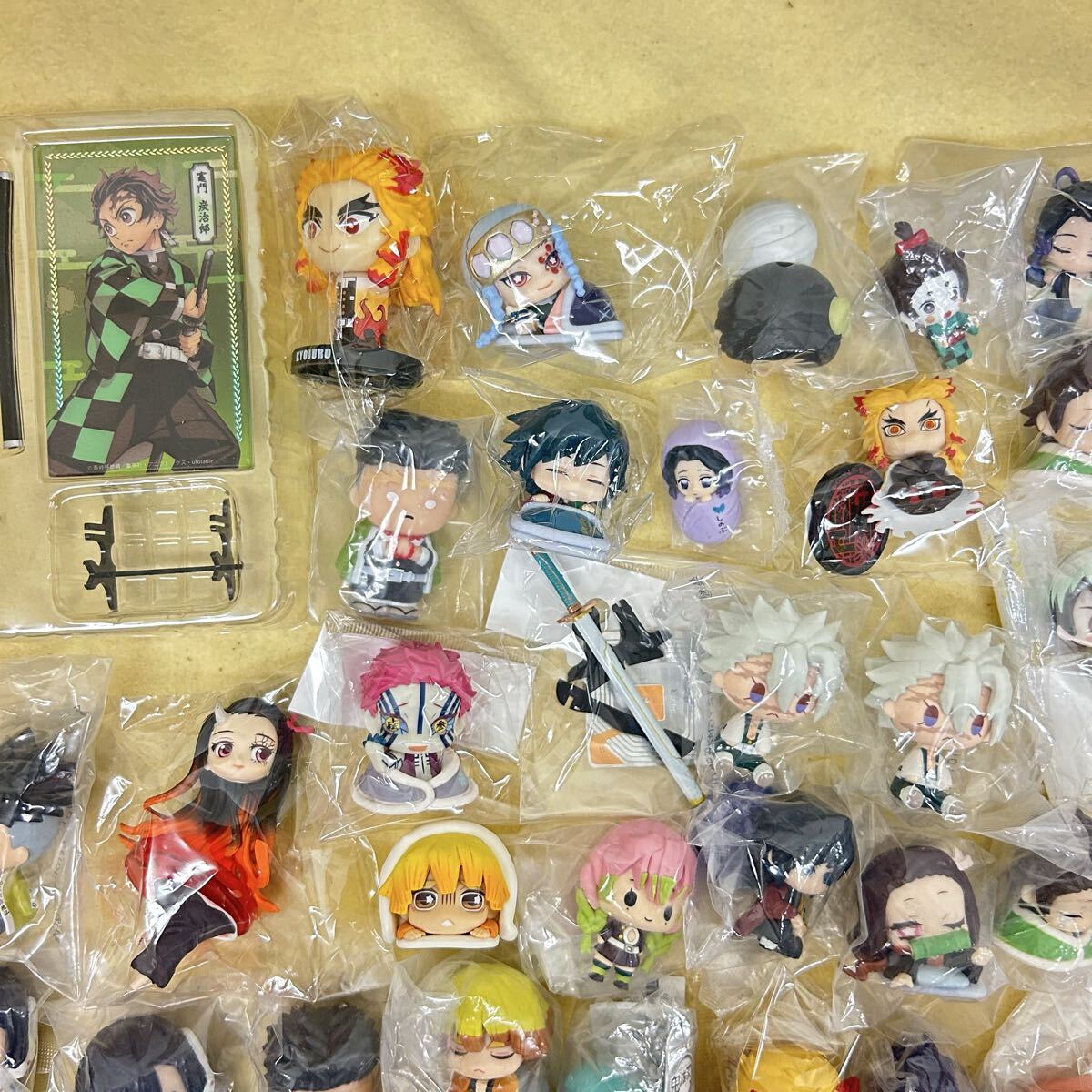 743 鬼滅の刃 まとめ売り キャラクター ガチャガチャミニフィギュア 日輪刀コレクション セット フィギュア ねんどろいど カプセルトイ