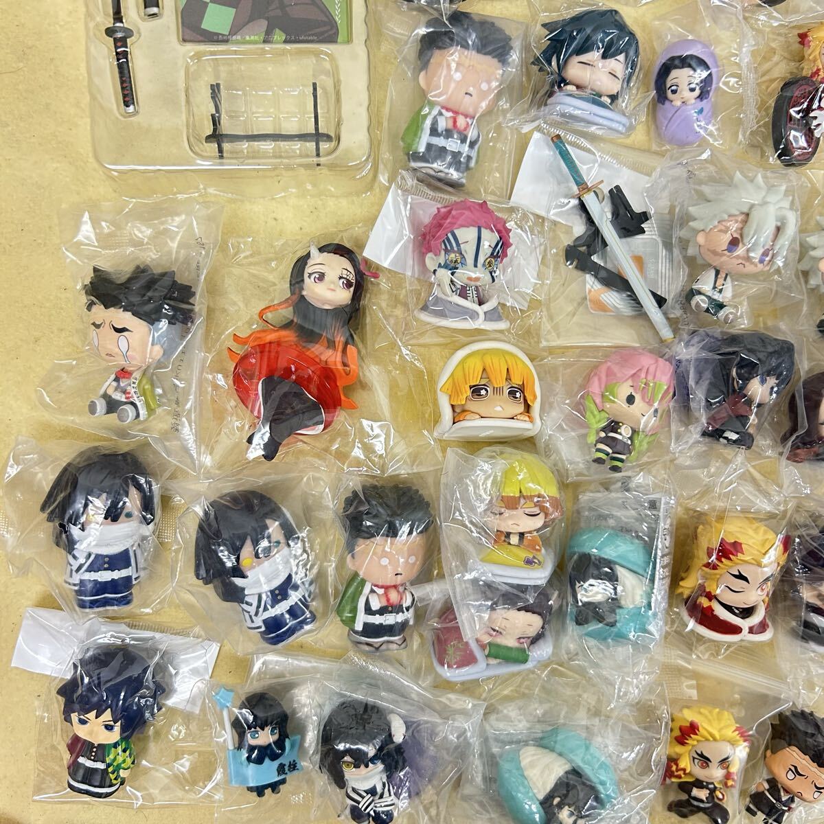 743 鬼滅の刃 まとめ売り キャラクター ガチャガチャミニフィギュア 日輪刀コレクション セット フィギュア ねんどろいど カプセルトイ