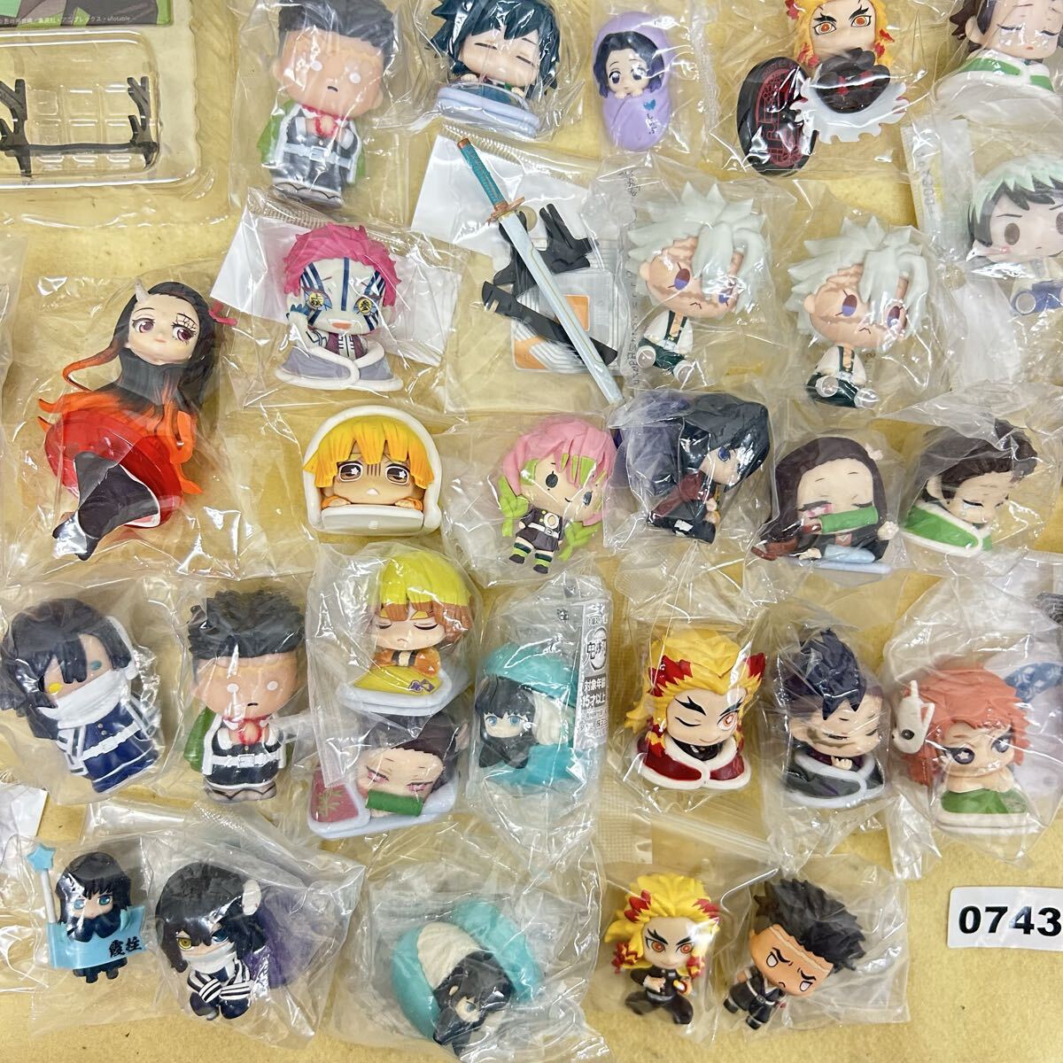 743 鬼滅の刃 まとめ売り キャラクター ガチャガチャミニフィギュア 日輪刀コレクション セット フィギュア ねんどろいど カプセルトイ