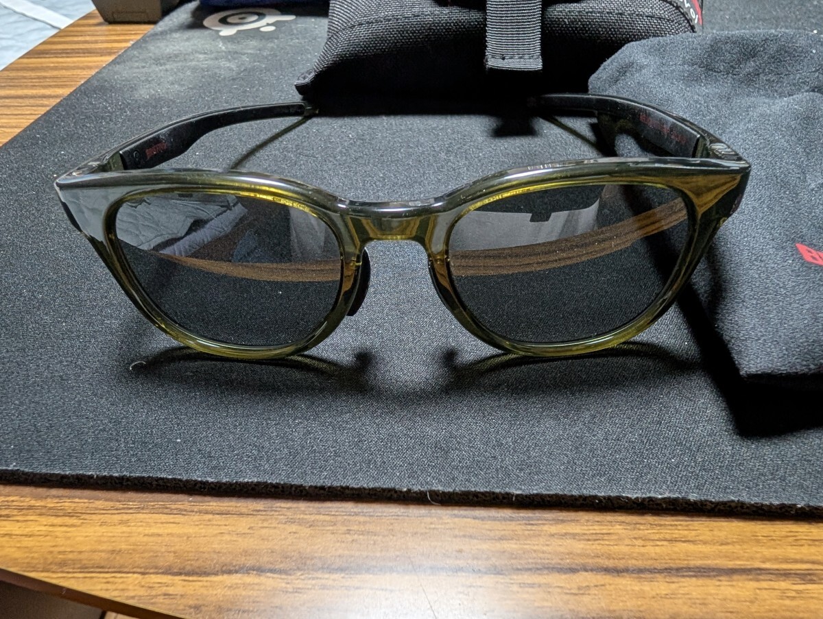 即完売　限定品　MELLICK(52) ＜BRIEFING GOLF × Eyevol＞サングラス