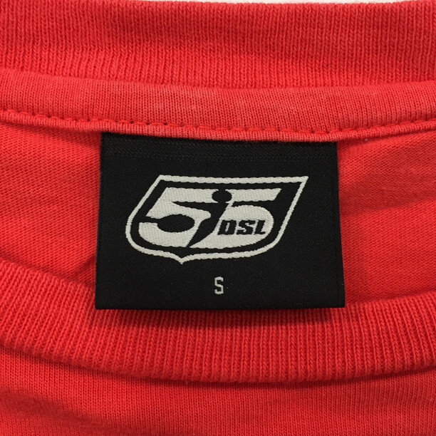 2305F-213 メンズ 55DSL ゴーゴーディーエスエル レッド 半袖Tシャツ S ビックロゴ【送料一律！800円】