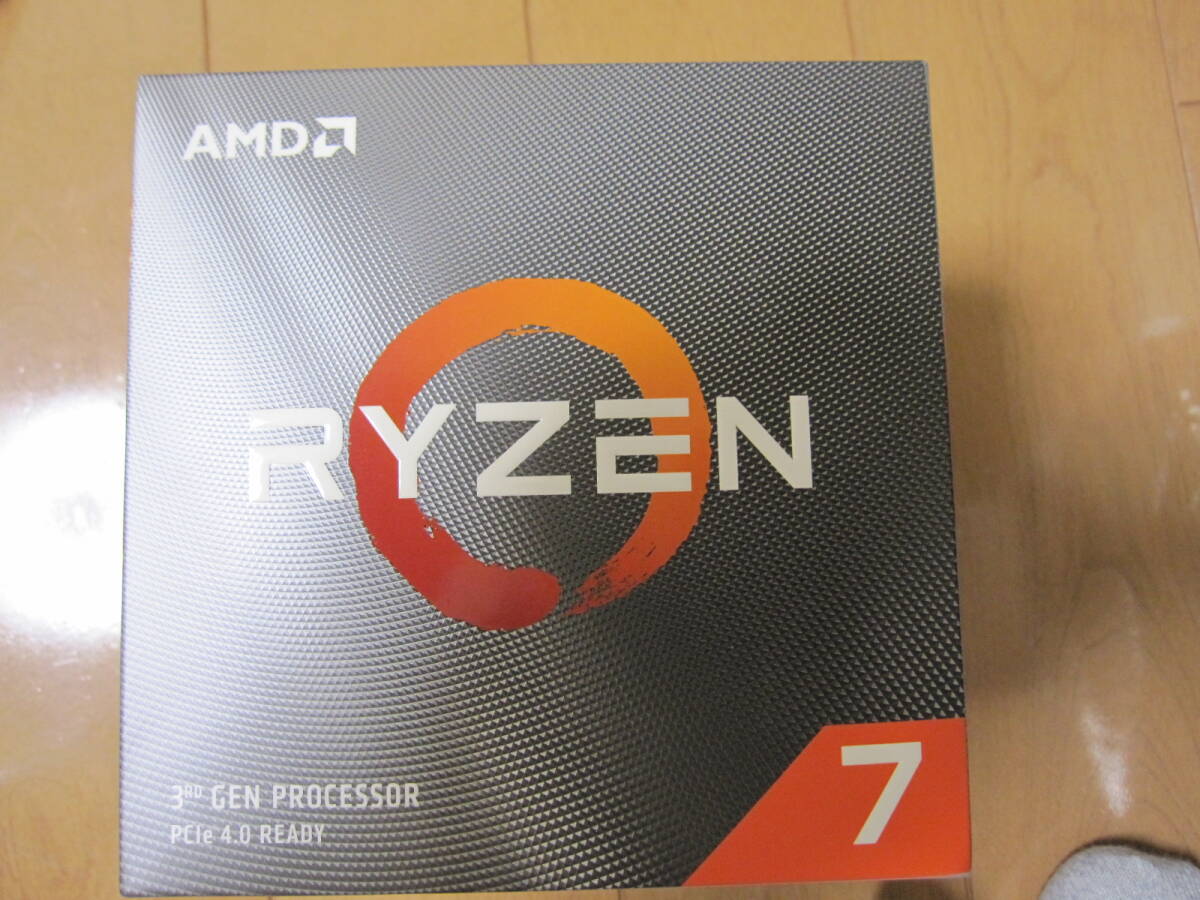 【使用少】AMD Ryzen 7 3800X with Wraith Prism cooler 3.9GHz 8コア / 16スレッド 36MB 105W
