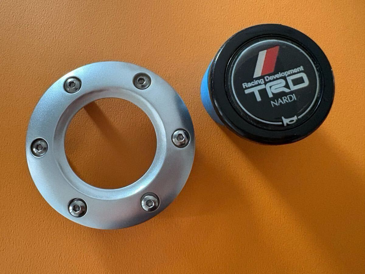残り僅か ホーンボタン + リング カバー + ボルトx 6 TOYOTA TRD 社外ステアリング用 momoサイズだと思います NARDIには固定リング必要です_画像2