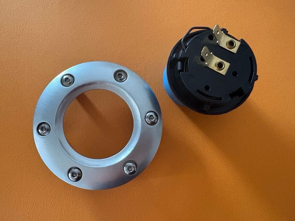 残り僅か ホーンボタン + リング カバー + ボルトx 6 TOYOTA TRD 社外ステアリング用 momoサイズだと思います NARDIには固定リング必要です_画像3