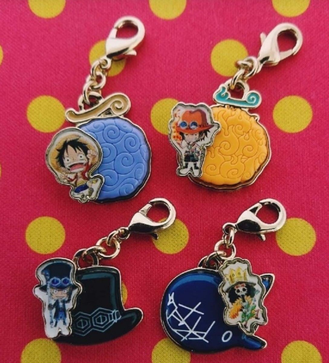 ONE PIECE グッズ　まとめ売り　非売品あり 匿名配送 ワンピース グッズ まとめ売り エース サボ ロジャー