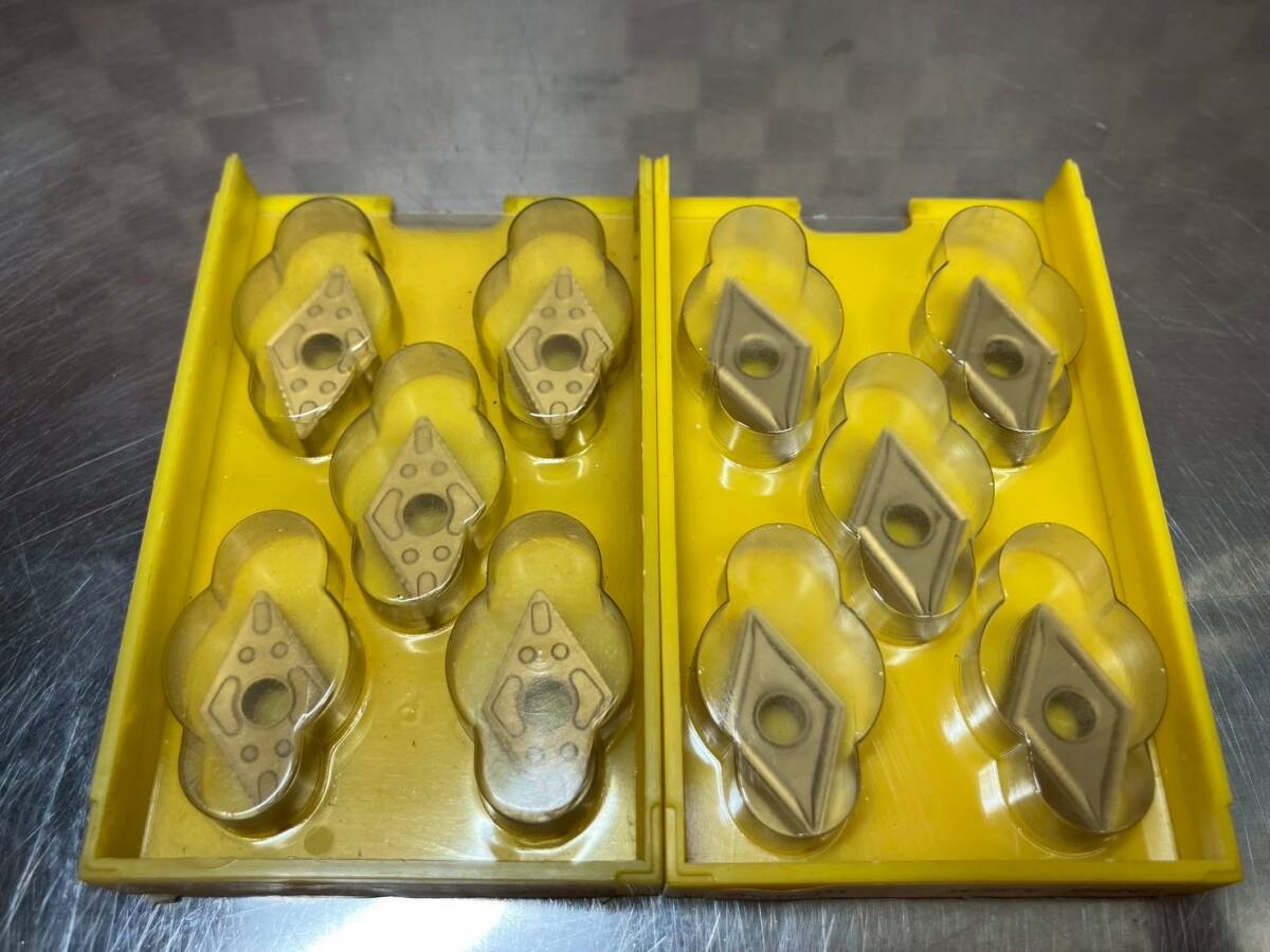 【未使用保管品】KENNAMETAL ケナメタル DNMG432P KC950 スローアウェイチップ USA 5個入2ケース キング工具【1533K】_画像1