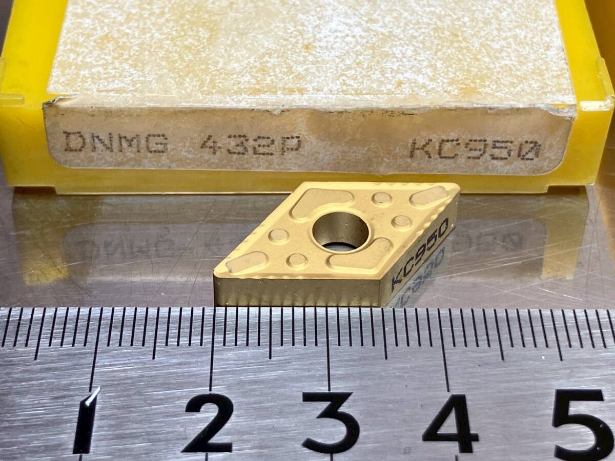 【未使用保管品】KENNAMETAL ケナメタル DNMG432P KC950 スローアウェイチップ USA 5個入2ケース キング工具【1533K】_画像2