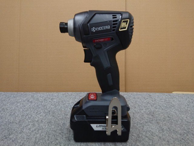 @【未使用品】 京セラ 充電式インパクトドライバー DID181L5 電池2個・充電器・ケース付き_画像2