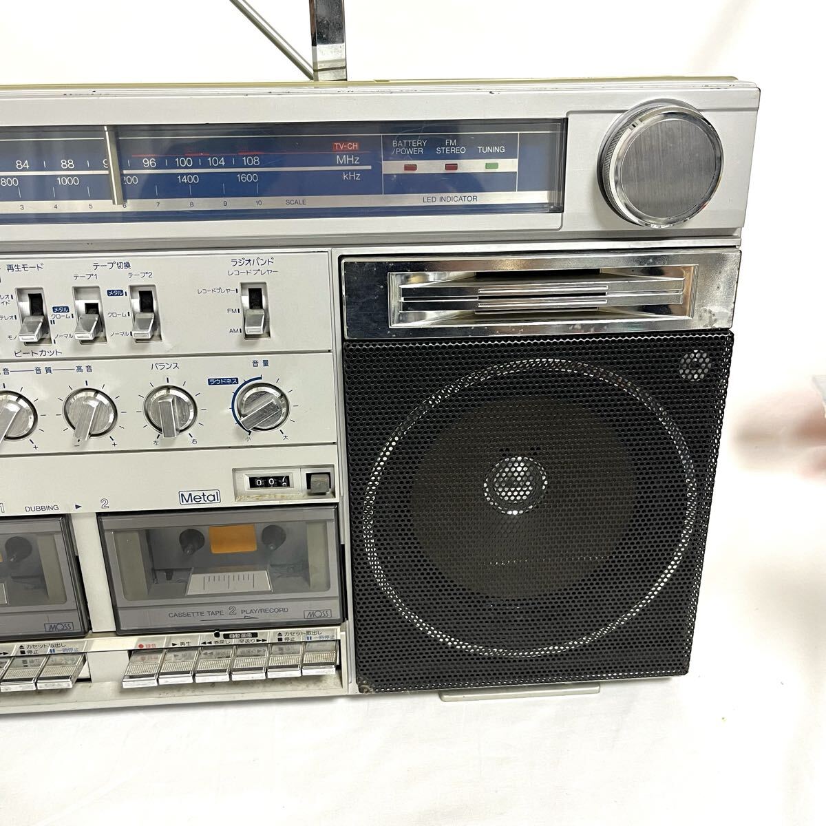 【送料込み】東芝 TOSHIBA RT-S87 BOMBEAT ボムビート FM/AM ステレオ ダブル ラジオカセットレコーダー_画像3
