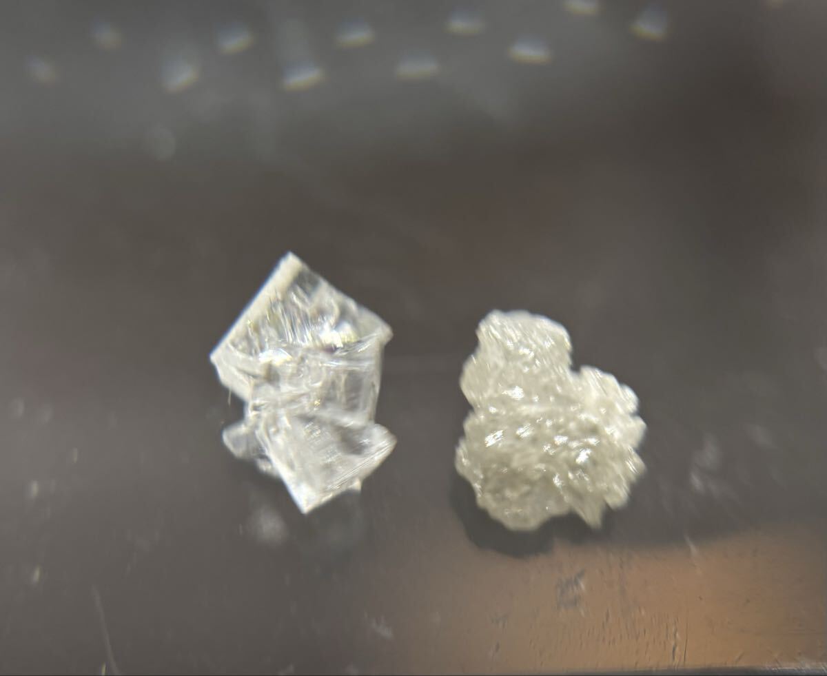 ダイヤモンド原石　南アフリカ産　2個セット　宝石　天然石　原石　鉱物　標本　ルースケース付き　No.11 _画像1