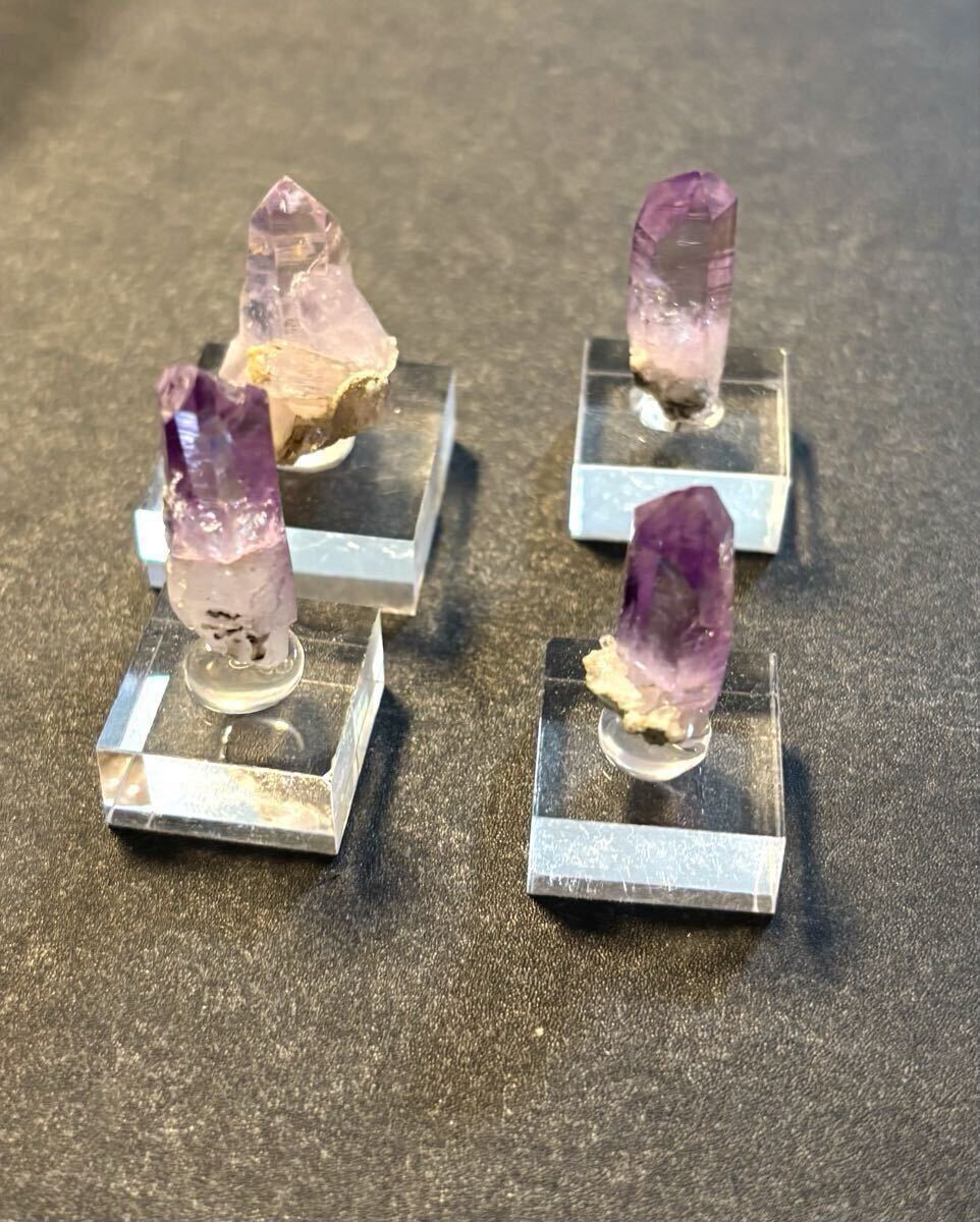 【鉱物標本】雨塚山 紫水晶 国産鉱物 雨塚山 紫水晶（虹入り）