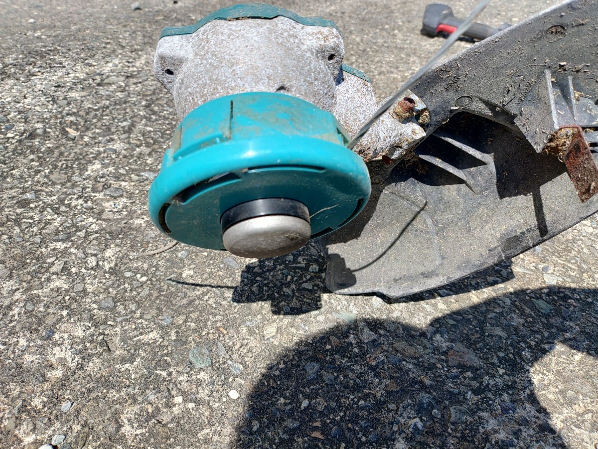 makita マキタ 18V＋18V 36V 充電式 草刈機 MUR368UD ガーデニング 園芸 造園 草刈り 本体のみ_画像5