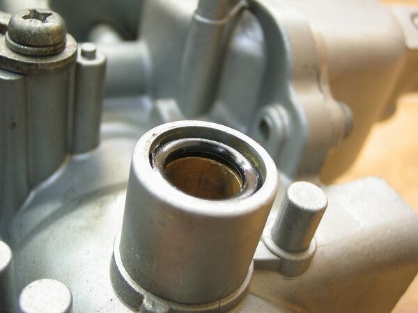 ケイヒン CVK 二次エアートラブル キャブレター用 スロットルバルブ軸 バタフライ オイルシール 吸い込み 不調 オーバーホール_画像3
