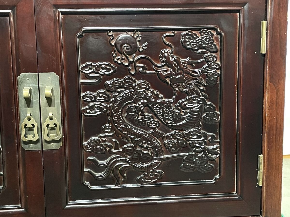 【K864】高級 飾り棚 キャビネット 家具 インテリア 古美術 ショーケース ライト付き 唐木 中国 細工 アンティーク_画像6