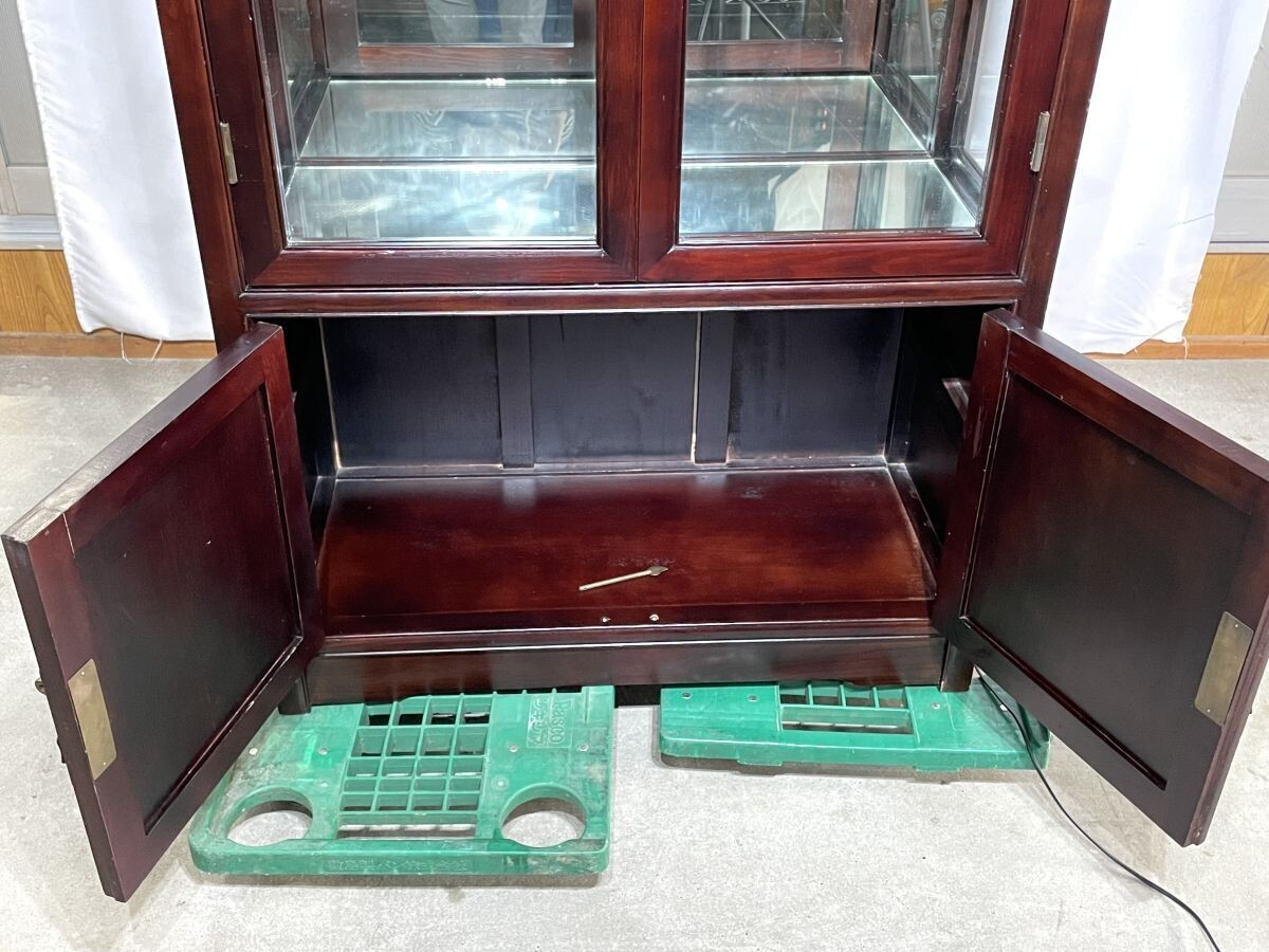 【K864】高級 飾り棚 キャビネット 家具 インテリア 古美術 ショーケース ライト付き 唐木 中国 細工 アンティーク_画像7