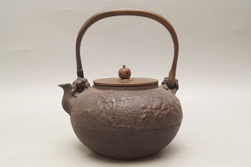【真作】亀文堂造 鉄瓶 黄銅蓋 蓋摘 茶道具 -812_画像1