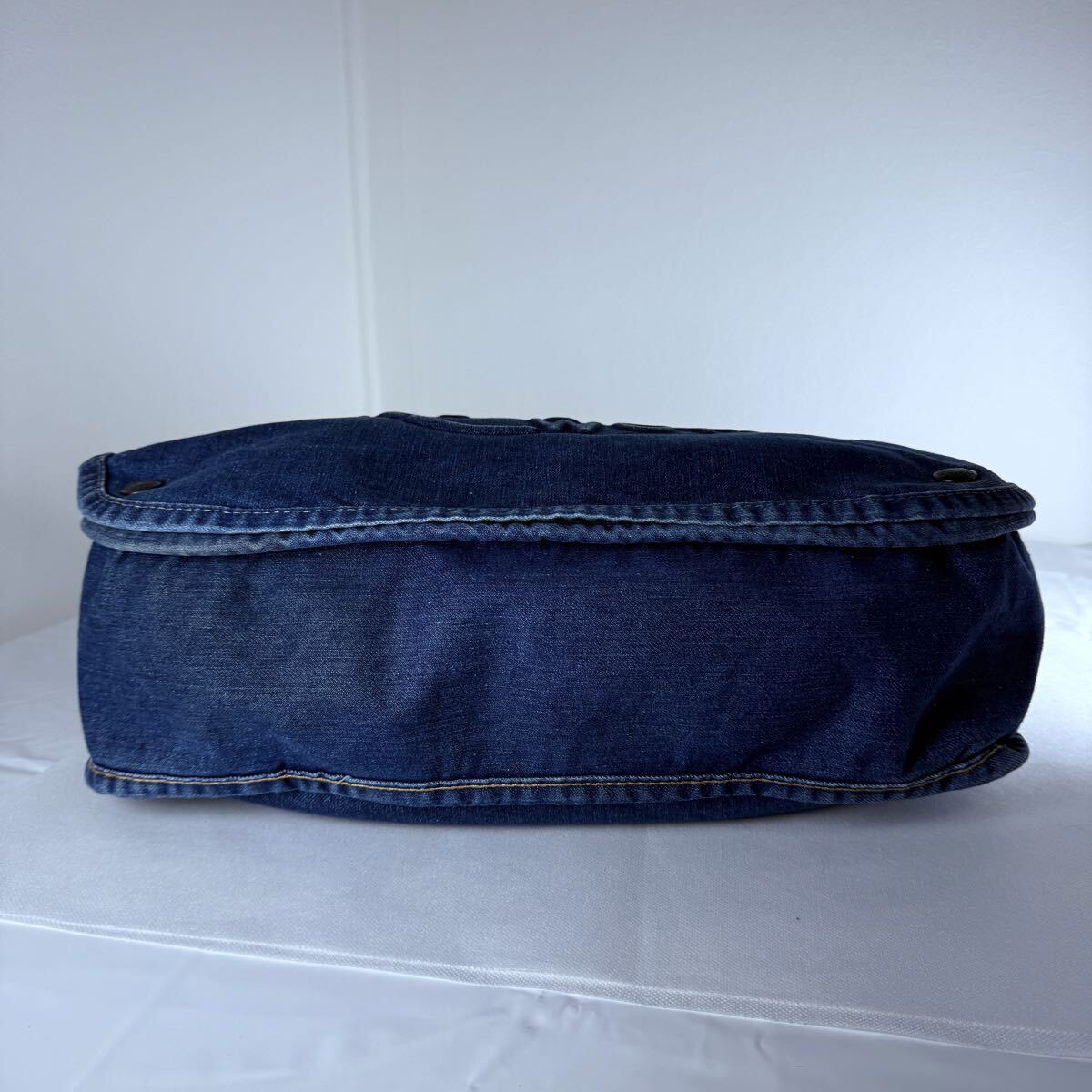 1円《 極美品 》ハンティング ワールド メッセンジャーバッグ ショルダーバッグ クロスボディ デニム コットン 大容量 メンズ レディース