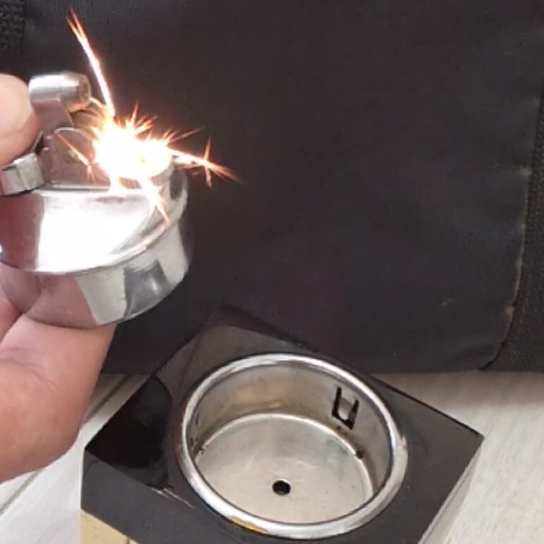 【500円?】卓上ガスライター ニッカ ウイスキー NIKKA G&G ゴールド&ゴールド 喫煙グッズ レトロ ヴィンテージ アンティーク インテリア