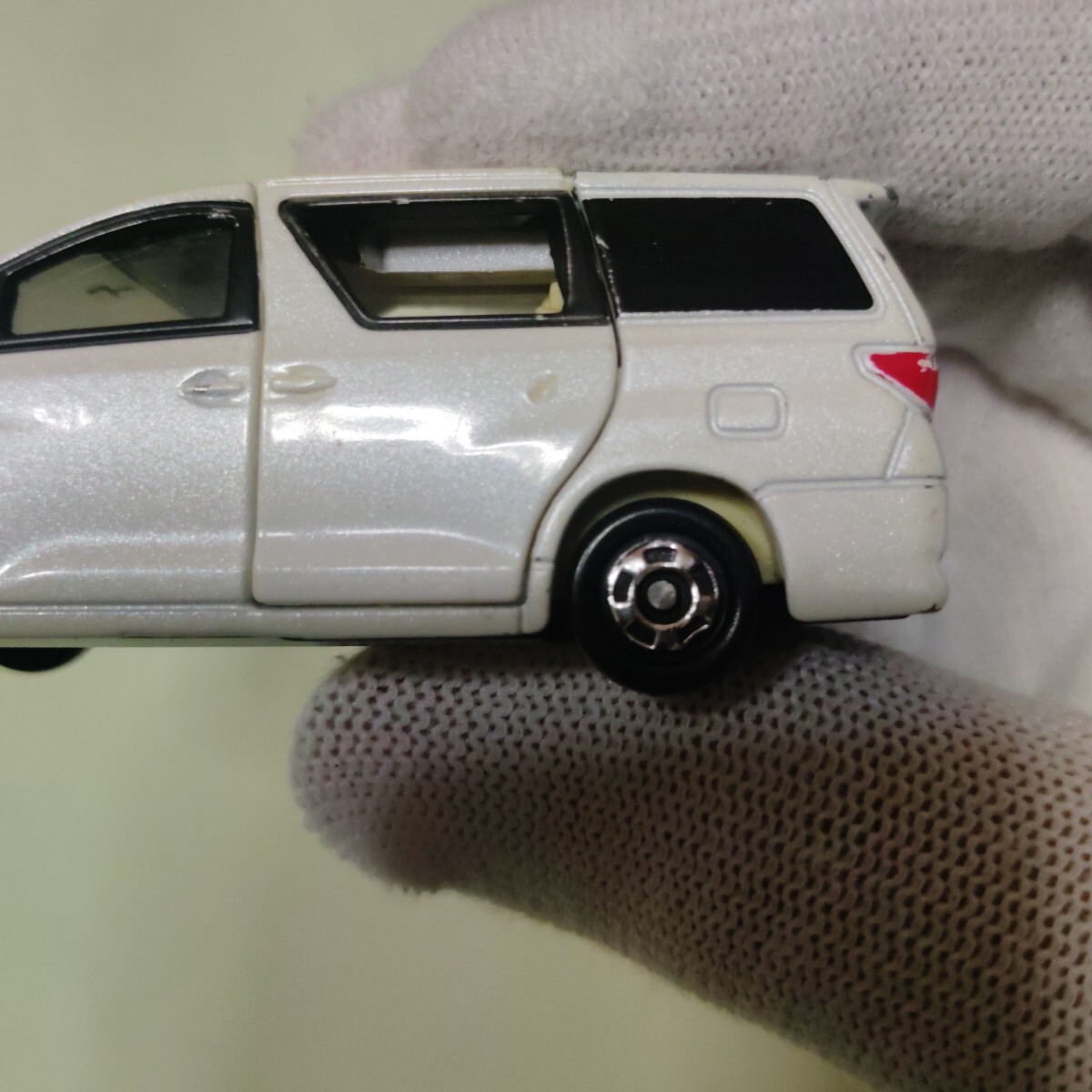 トミカ　廃盤　NO.78 トヨタ　Toyota　20系　アルファード　パールホワイト　ベトナム製　改造ベースに　定形外290円_画像7