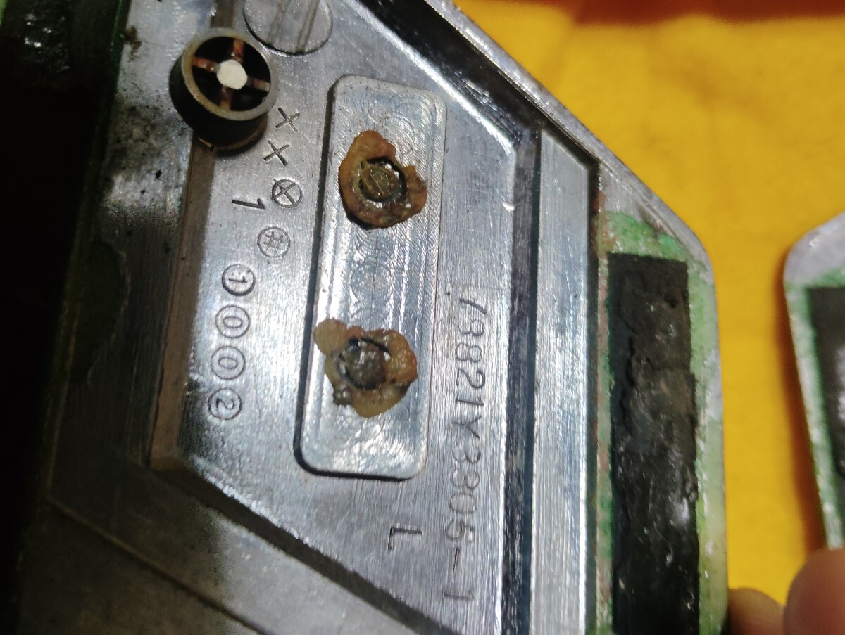 当時物　1977年 日産　ニッサン　V330 セドリック バン　リア　クウォーターピラーカバー　左右セット　レストアベース　補修用　JDM仕様に_画像7