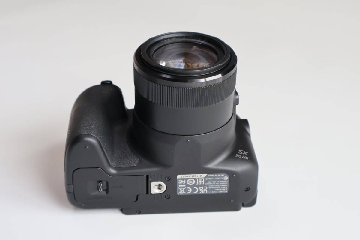 超美品キャノン　CANON Power Shot SX 70 HS おまけ付き