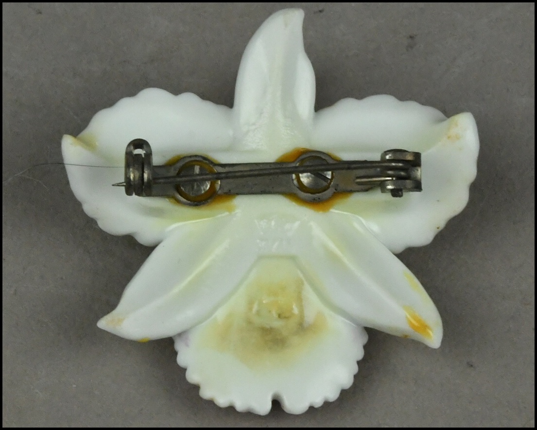 【NNK】有田焼『幻の超絶技巧』俊兼作【トシカネジュエリー】陶器製 細密 花細工 ブローチ アクセサリー 装身具 ④ D7-909-4_画像4