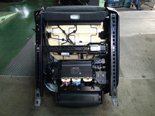 ※ベンツ Aクラス DBA-176051 ドライバーシート 運転席_画像5