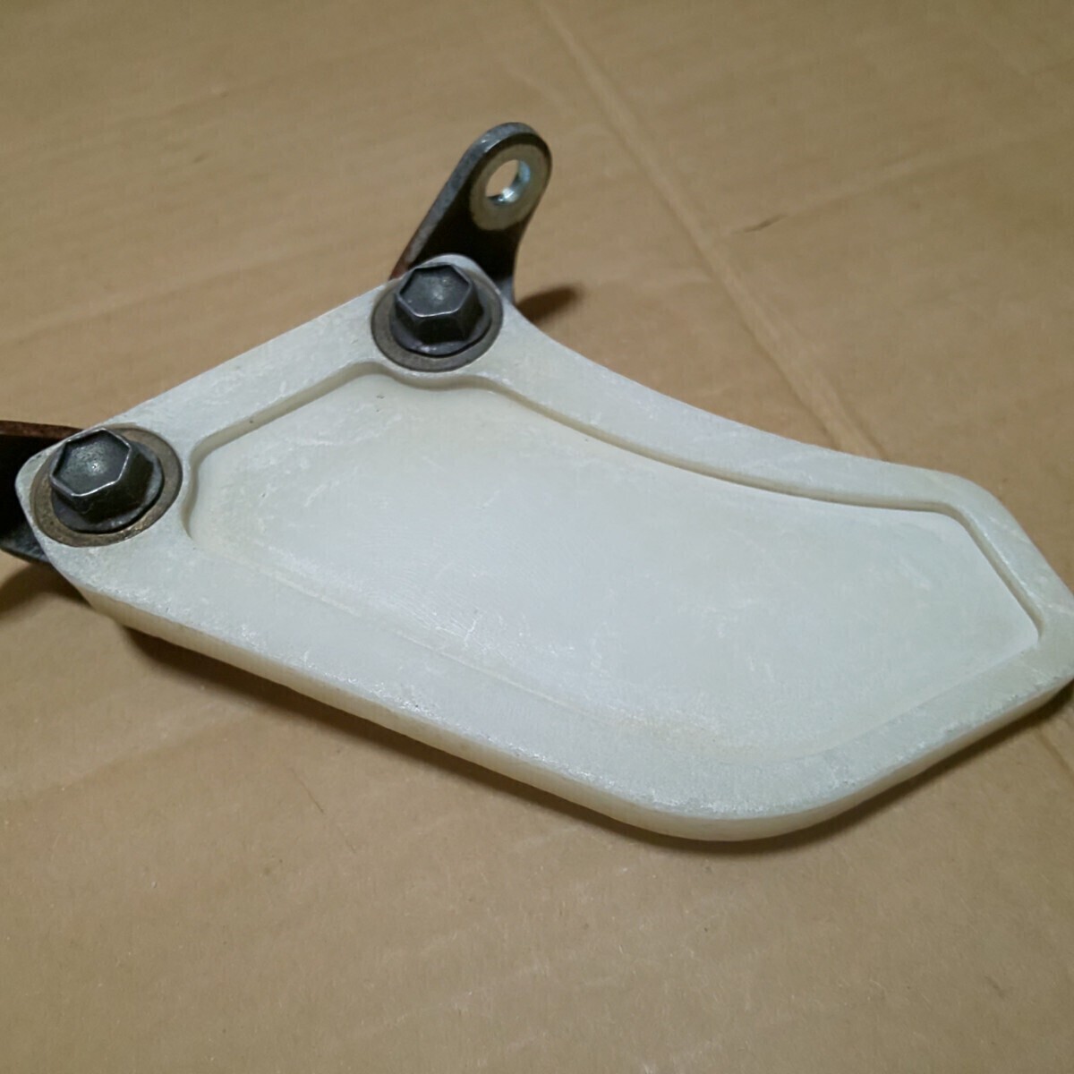 TDR250 2YK ヤマハ純正 チェーンガイド 検索 チェーンガード チェーン ガイド ガード TDR 絶版 当時物 希少_画像3