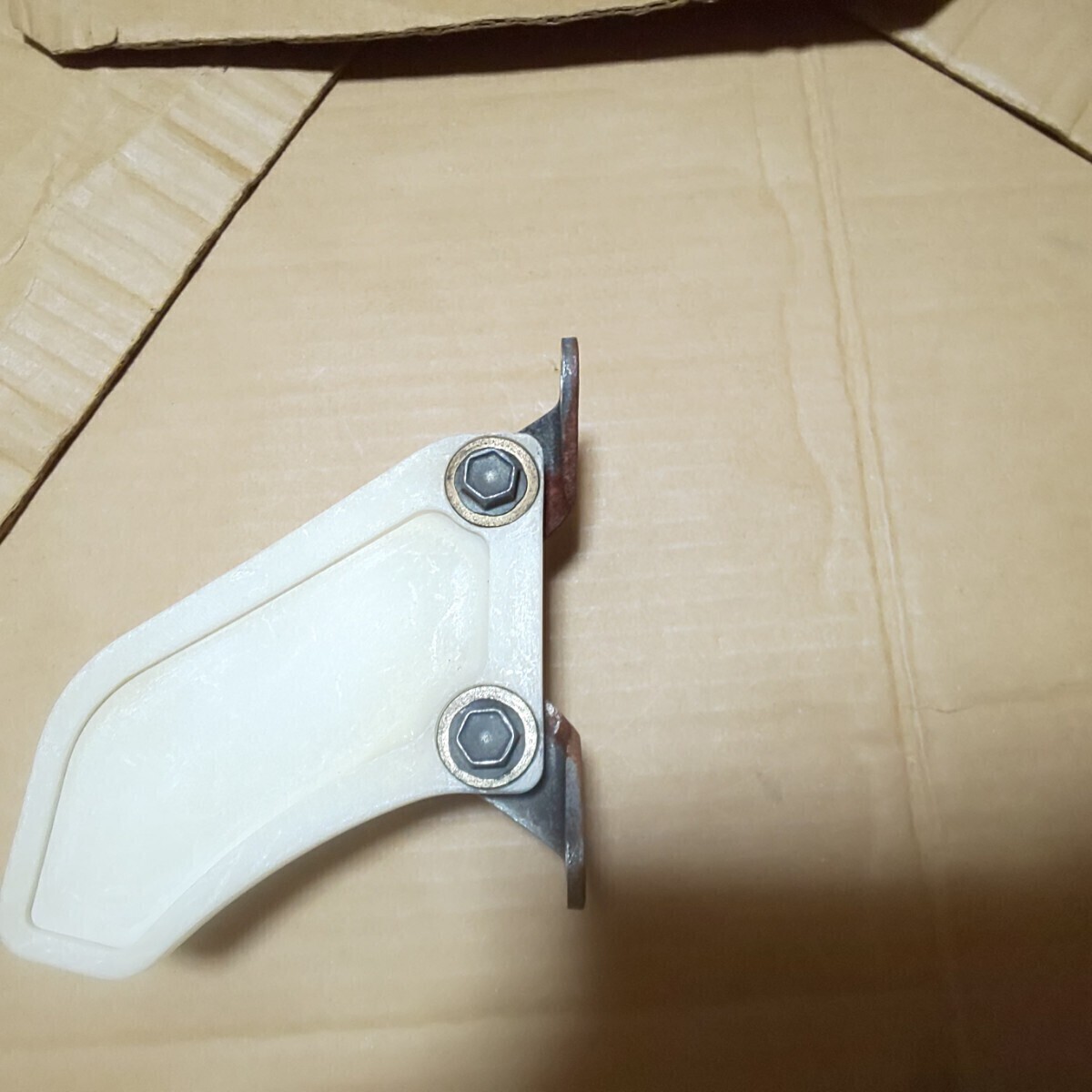 TDR250 2YK ヤマハ純正 チェーンガイド 検索 チェーンガード チェーン ガイド ガード TDR 絶版 当時物 希少_画像8