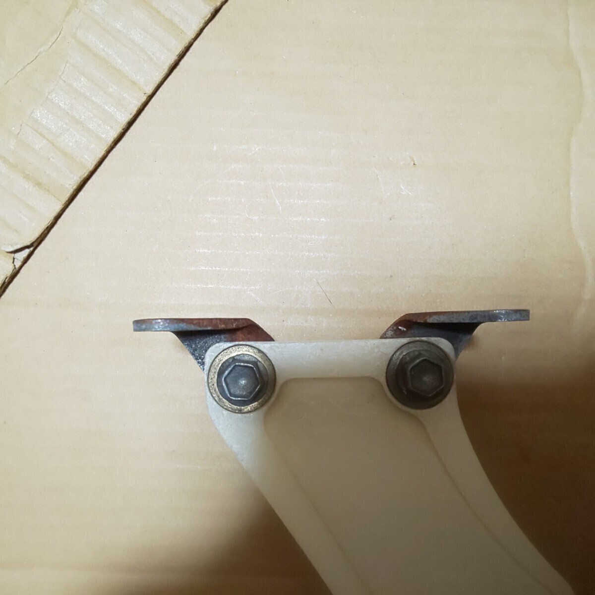 TDR250 2YK ヤマハ純正 チェーンガイド 検索 チェーンガード チェーン ガイド ガード TDR 絶版 当時物 希少_画像9