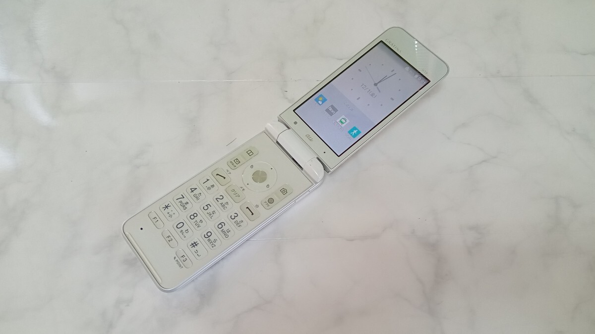 K4897 au GRATINA KYF37 KYOCERA 京セラ /4Gガラホ/折畳式/ 簡易動作確認&簡易清掃&初期化OK 判定○ 現状品 送料無料