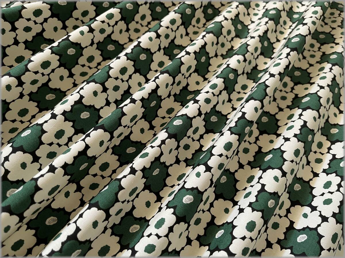 mets★5m*う早この布*ミニモモ花*ブロード*green*コットン*84F