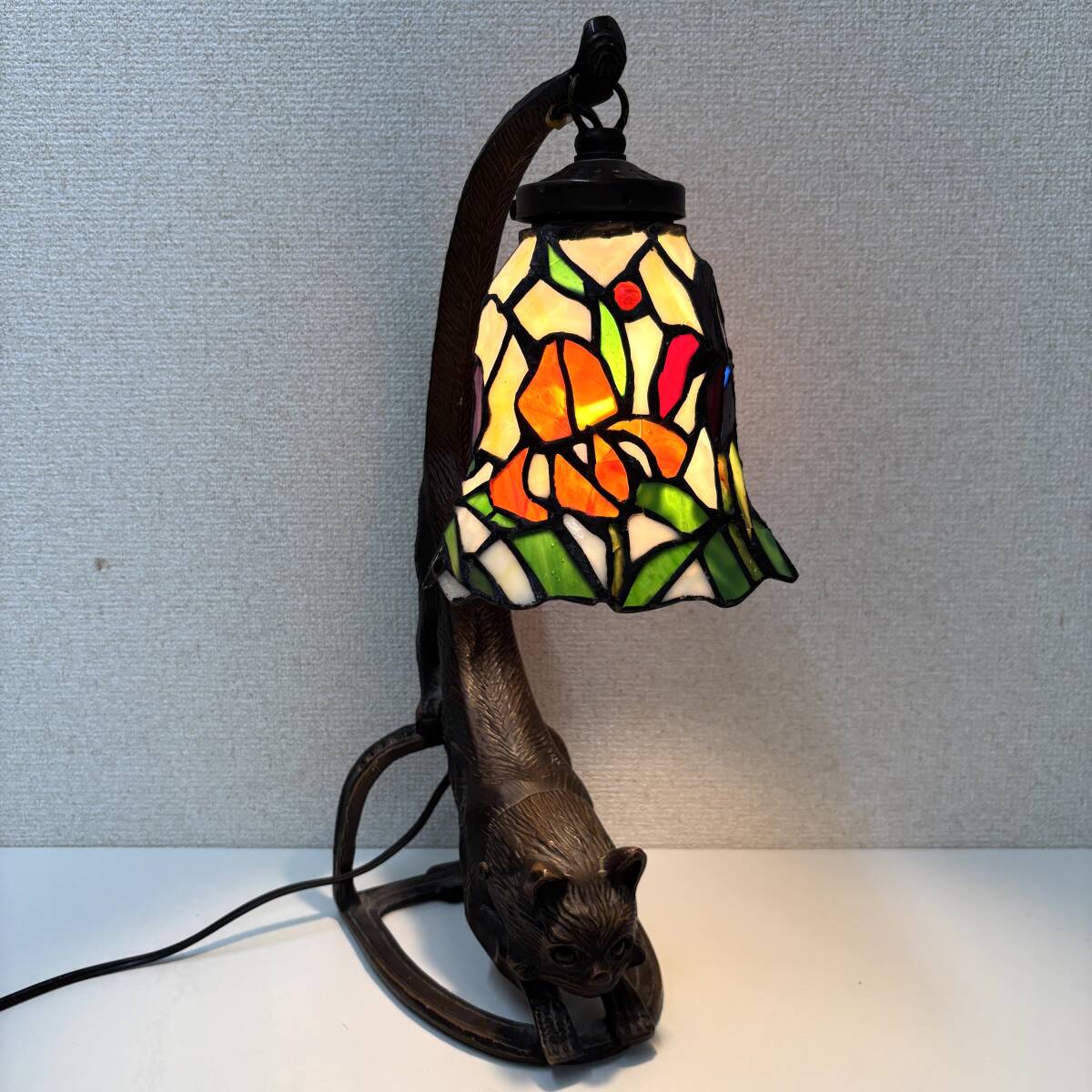 AY2605■【點(diǎn)燈確認(rèn)OK】ステンドグラス ランプ 貓モチーフ 照明 ルームランプ 貓スタンド 卓上ランプ アンティーク 1円スタート