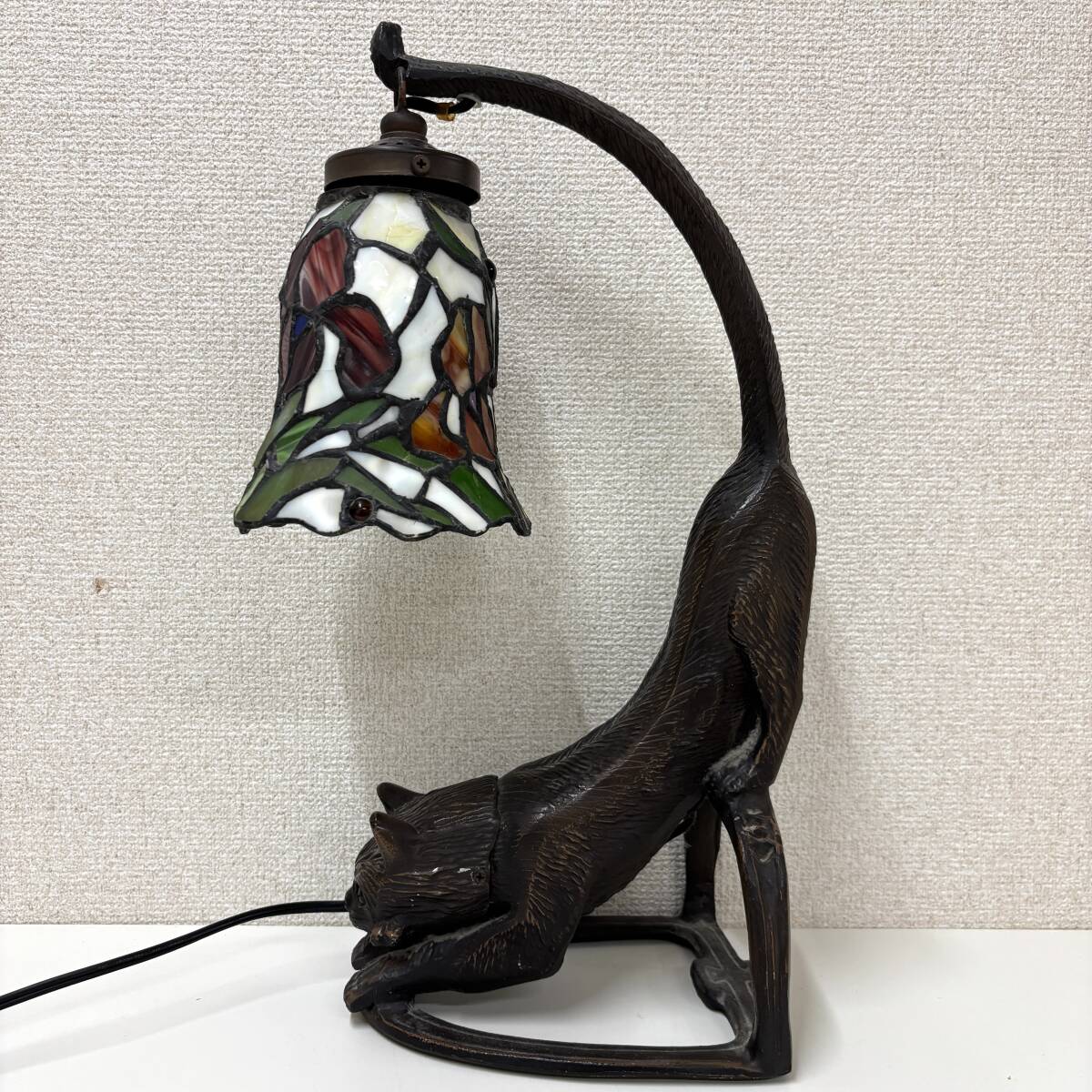 AY2605■【點(diǎn)燈確認(rèn)OK】ステンドグラス ランプ 貓モチーフ 照明 ルームランプ 貓スタンド 卓上ランプ アンティーク 1円スタート