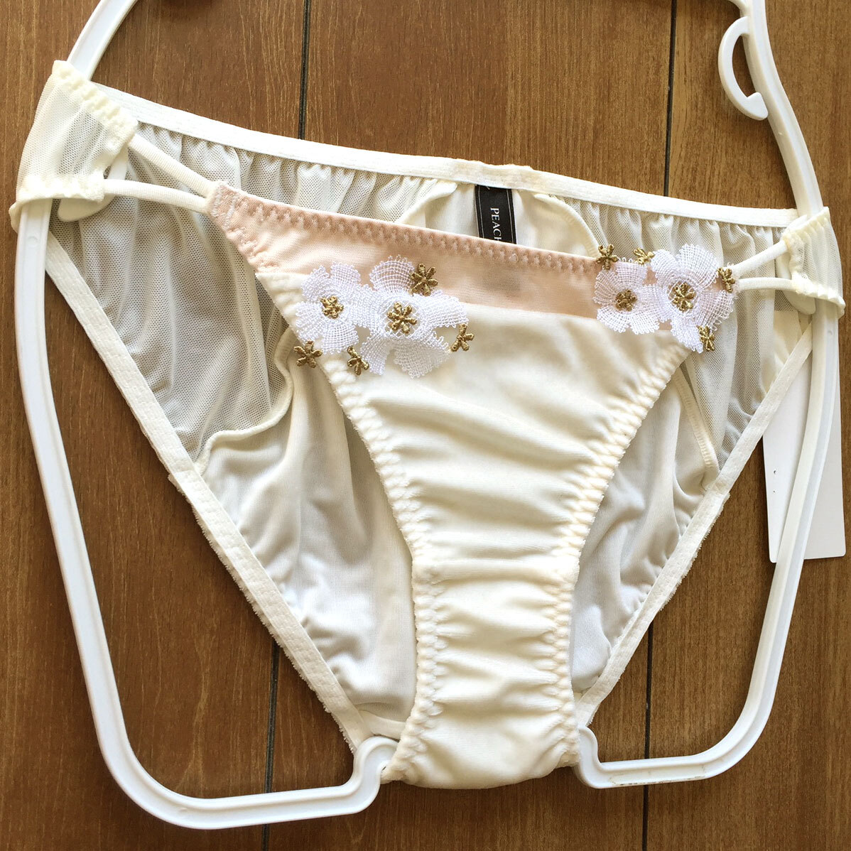 新品?未使用?【特価★ピーチジョン】光沢感あるもこもこベロア素材?センシャル可愛(ài)い推し/オフ白/L★パンティ/ショーツ/レディース下著